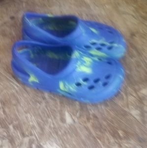 Boys crocs
